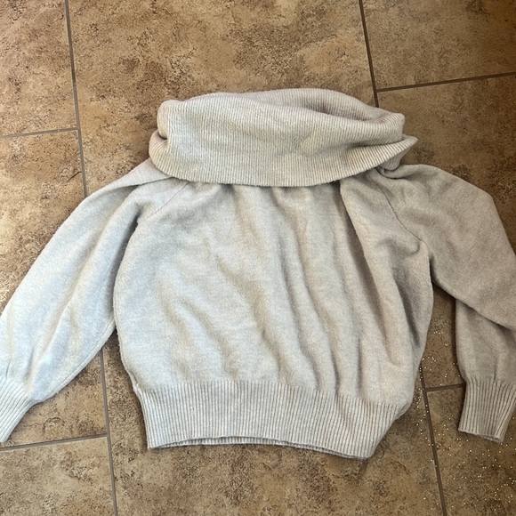 Sweater - Picture 2 of 2